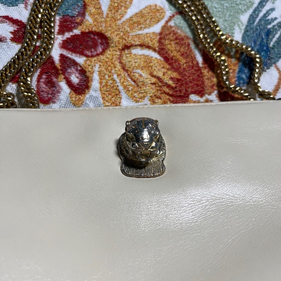 Vintage Ruth Saltz Cream Leather Gold Cougar Head Chain Strap Purse - Picture 11 of 16